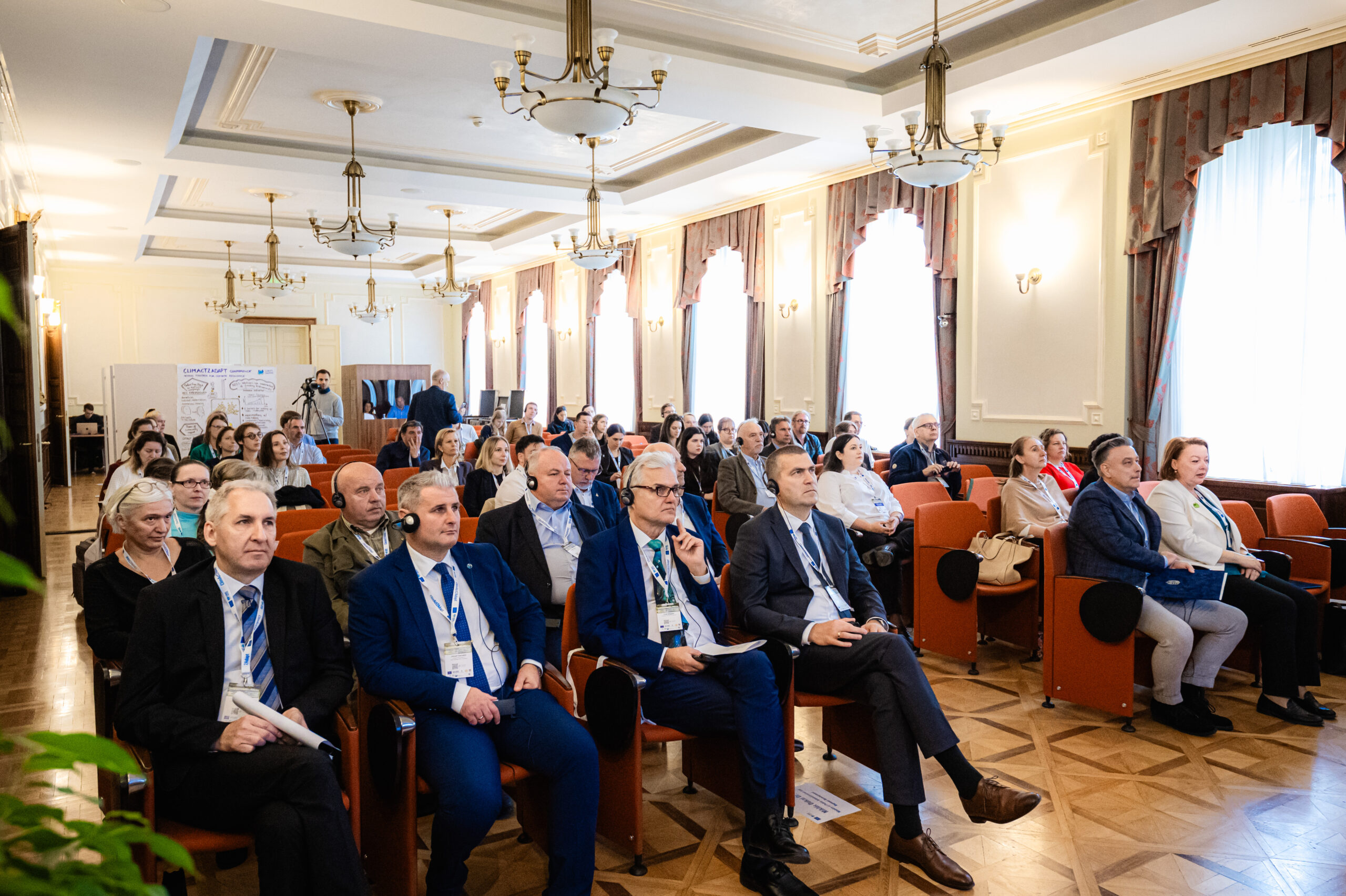 2025.10.09. KTM 6844